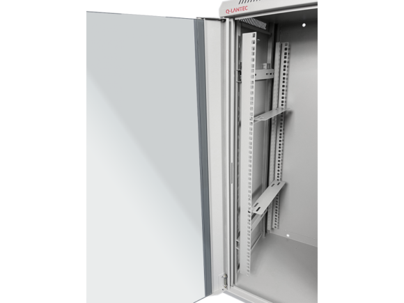 Szafka rack wisząca 19" 15U 600x450, niedzielona, drzwi szklane jednoskrzydłowe, tył osłona pełna, osłony boczne zamykane na klucz, kolor szary Q-LANTEC - obrazek 6