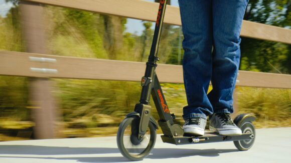 Hulajnoga elektryczna RAZOR Power A5 - składana hulajnoga dla młodzieży do 80 kg, lekka konstrukcja - obrazek 13